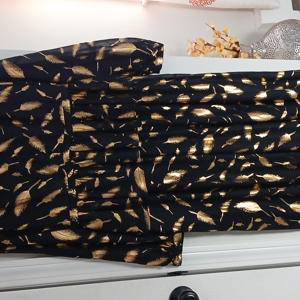 Maxi Long Sleeve Gold and Black Dress size M